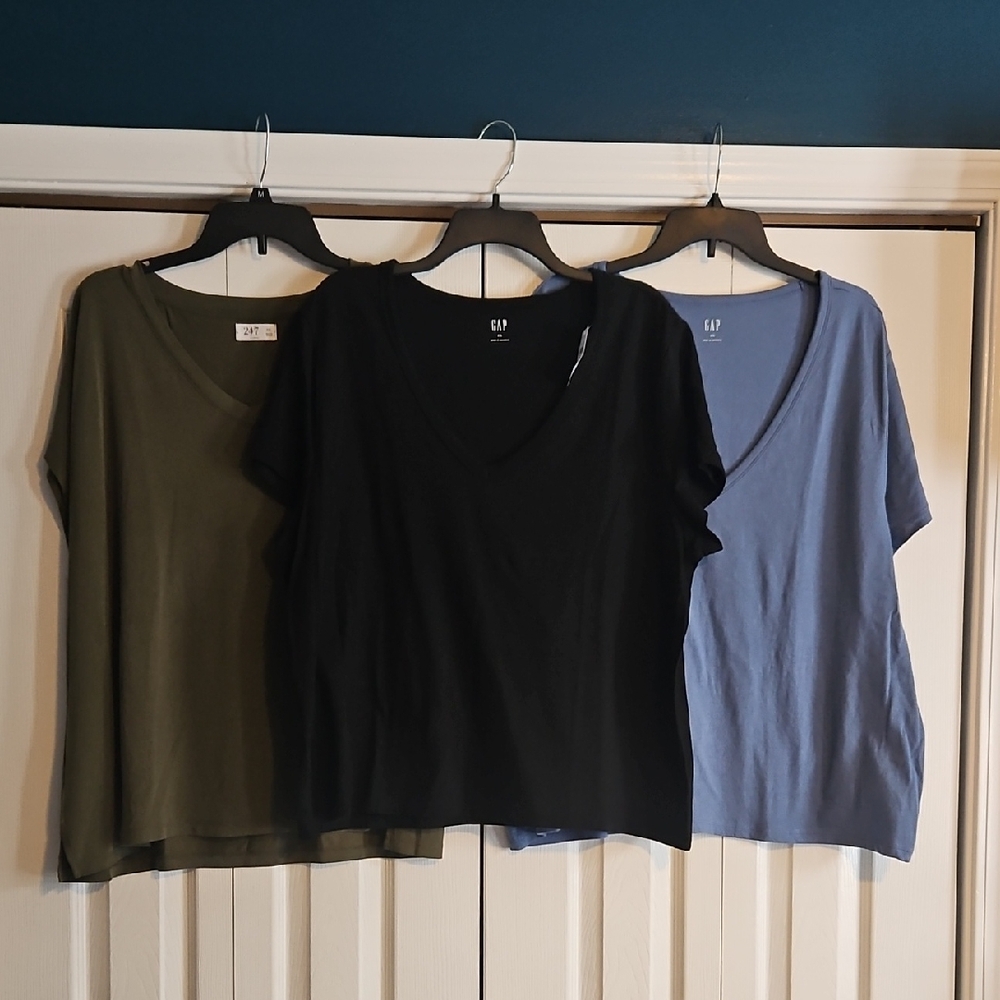 GAP Women's Short Sleeve V-Neck Tops - Black, Olive, Blue